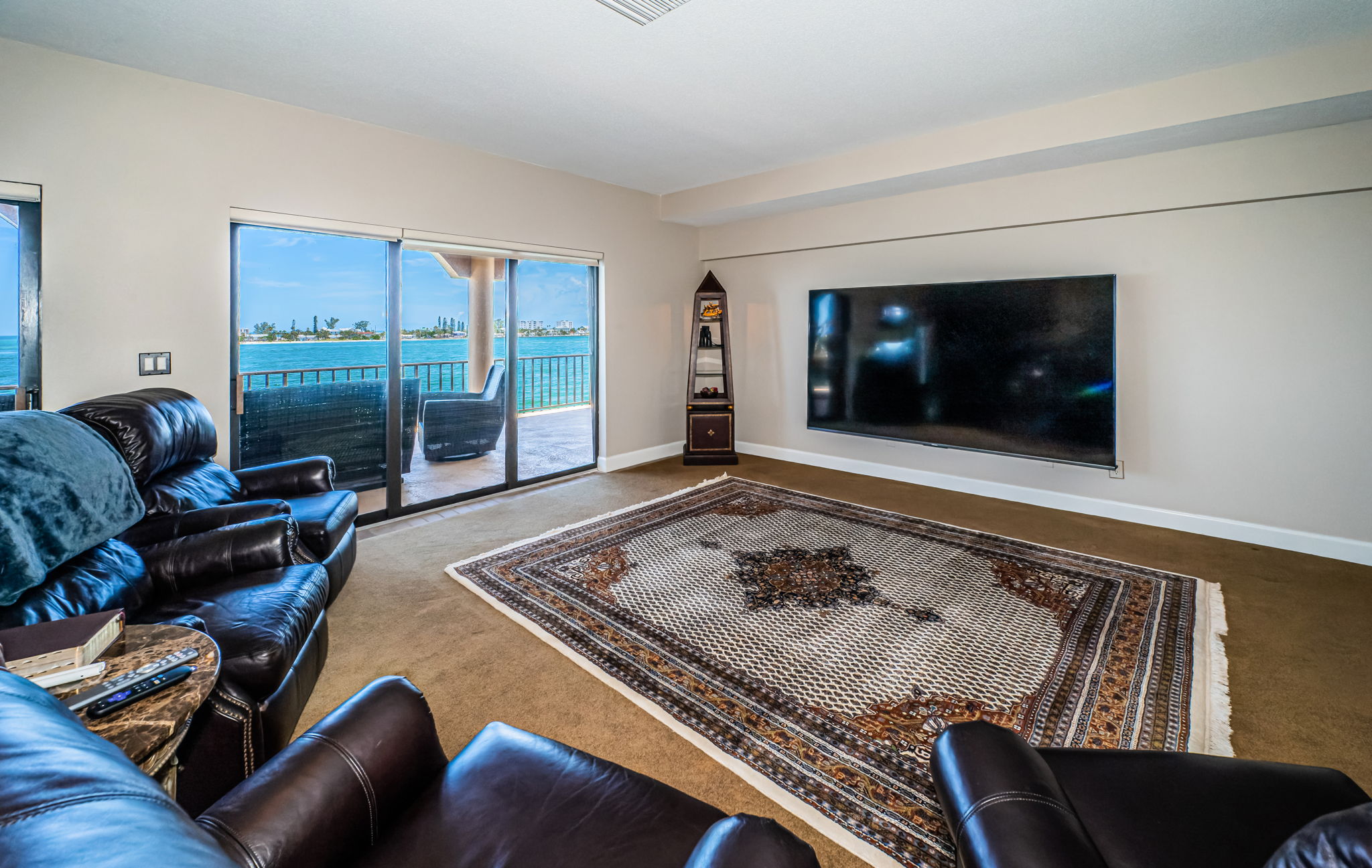 Upper Level Loft11
