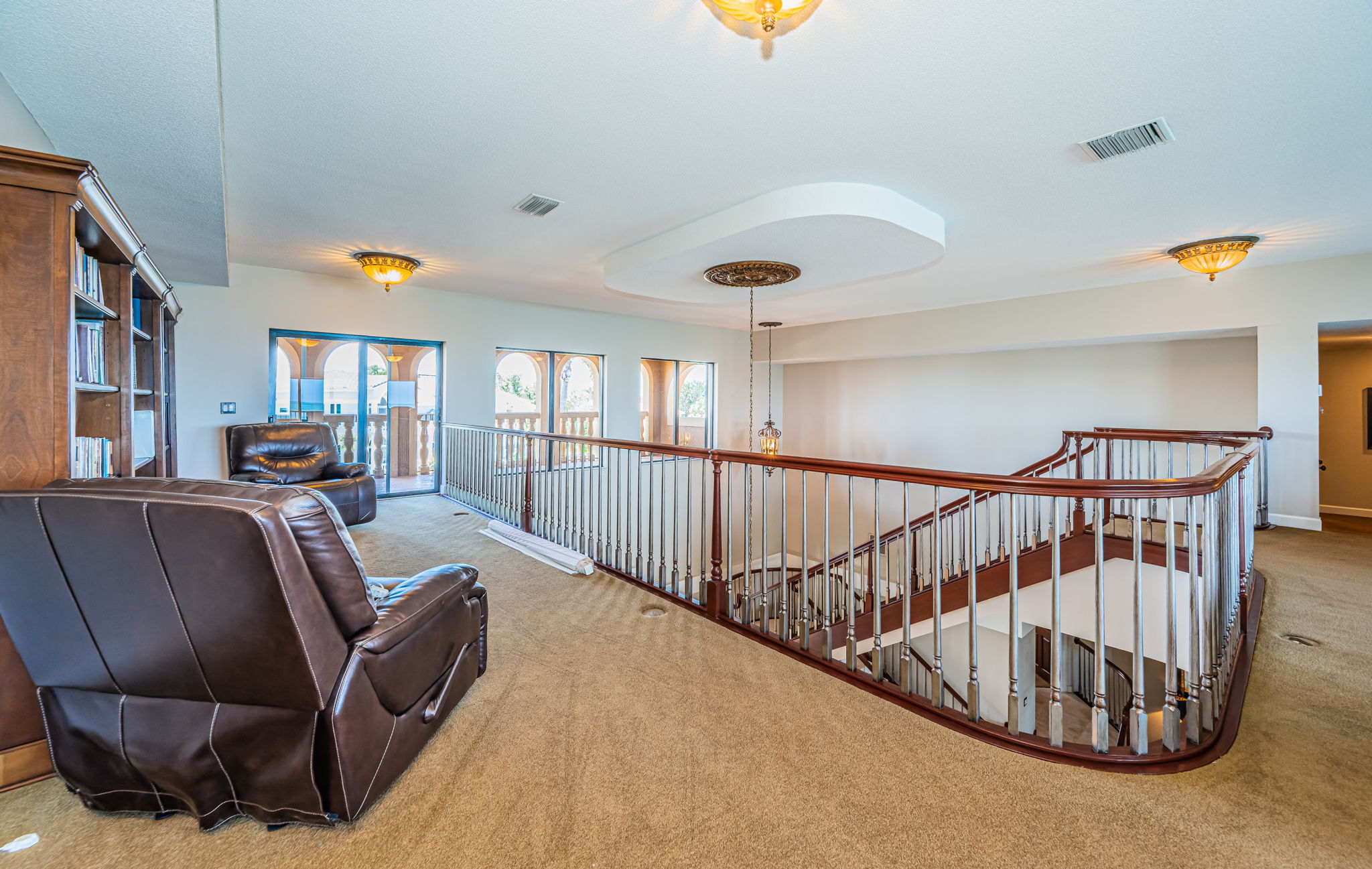 Upper Level Loft14