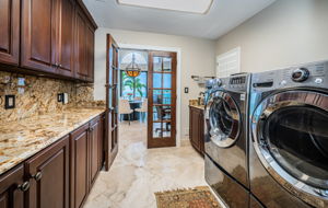 Laundry Room10b