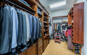Primary Bedroom Walk-in Closet10b