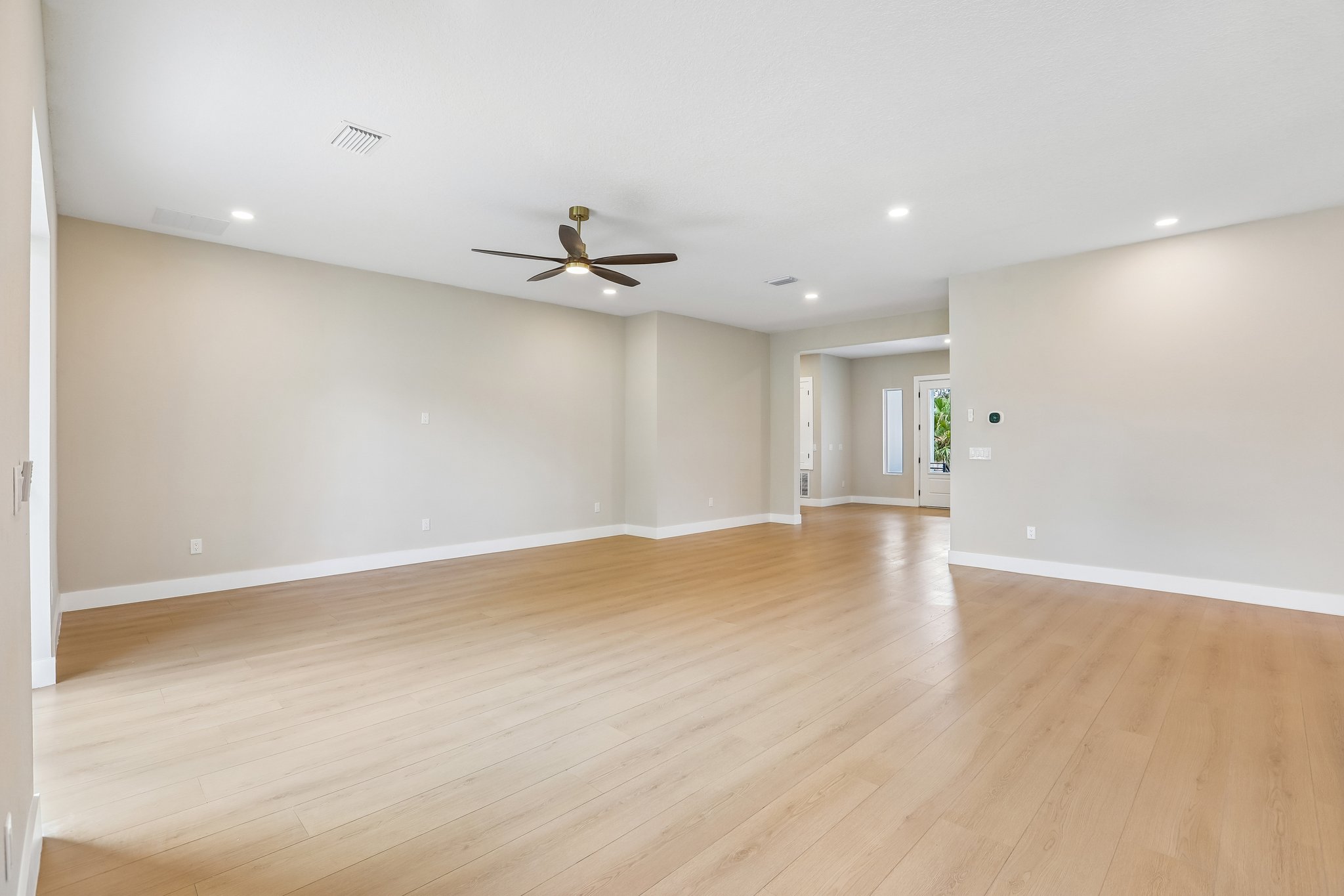 Lamont Pl-S2909-010.jpg