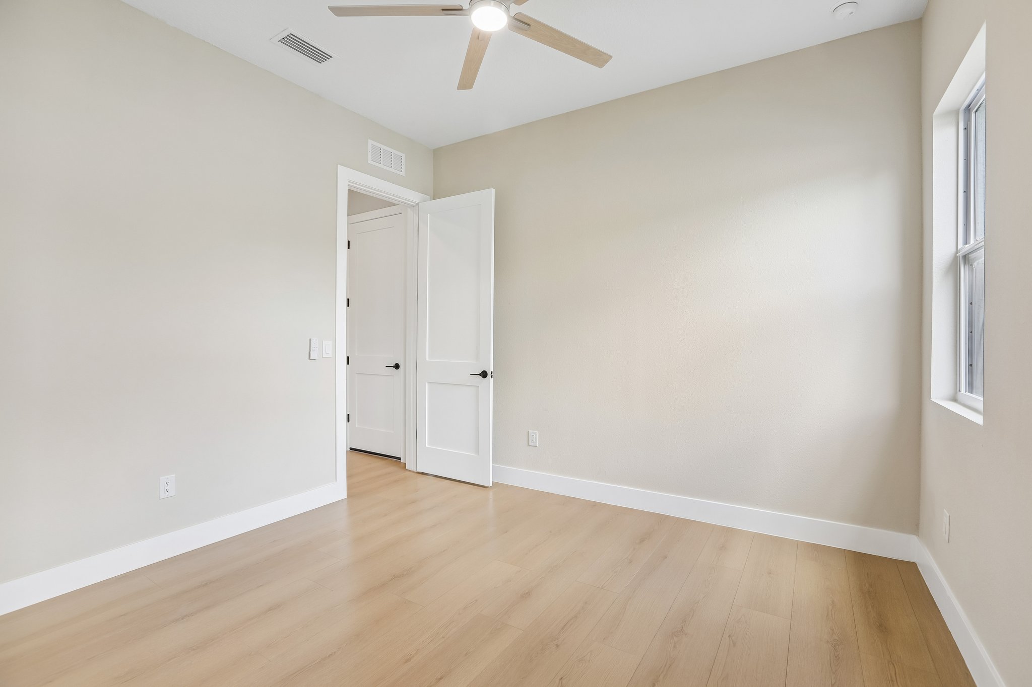 Lamont Pl-S2909-036.jpg