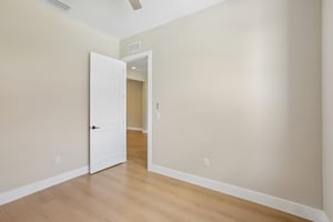 Lamont Pl-S2909-019.jpg