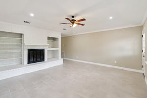 Seacliff Dr-S3007-008.jpg