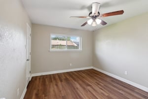 Seacliff Dr-S3007-019.jpg