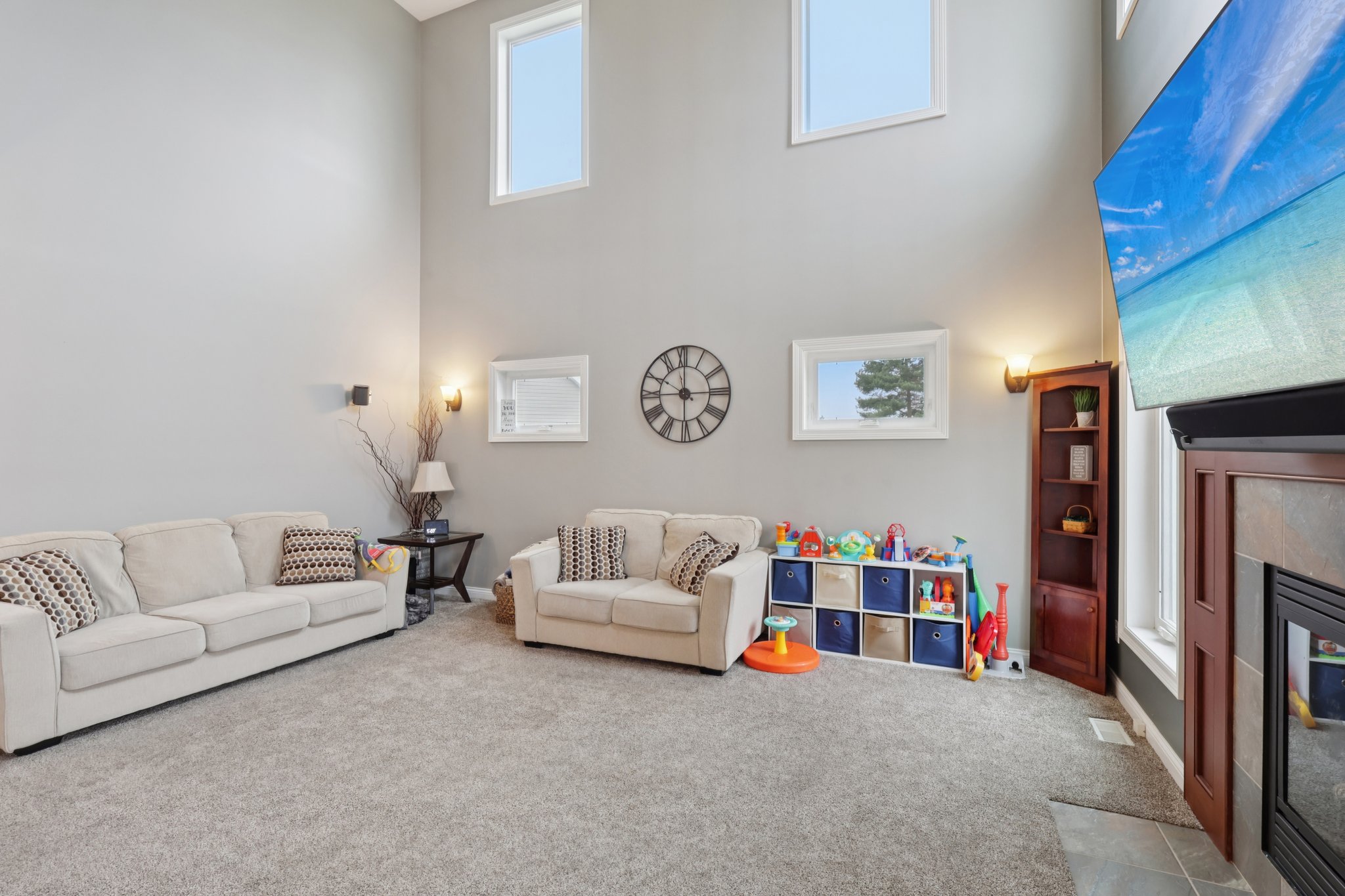 Rainbow Dr-S1101-006.jpg