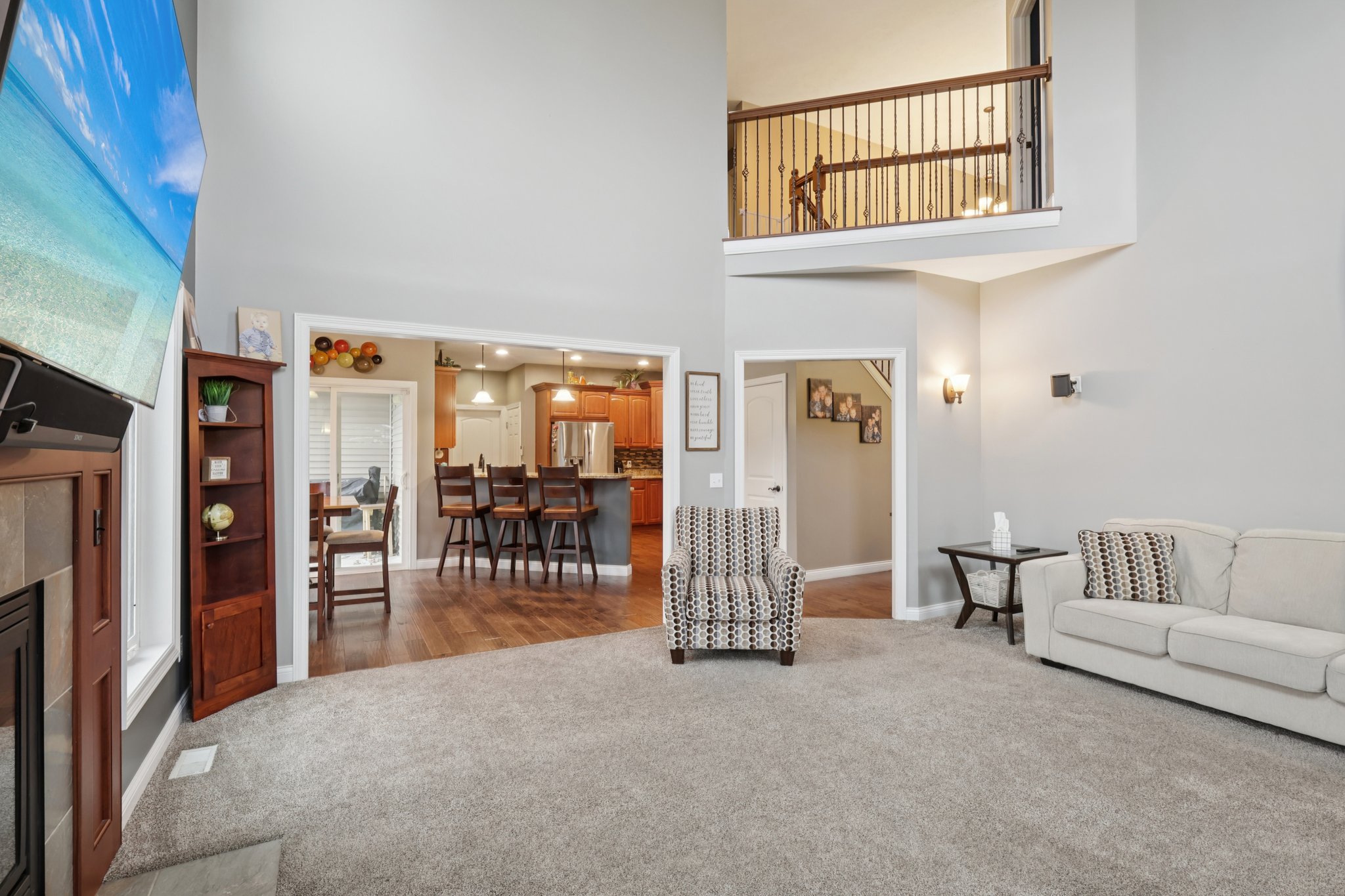 Rainbow Dr-S1101-007.jpg