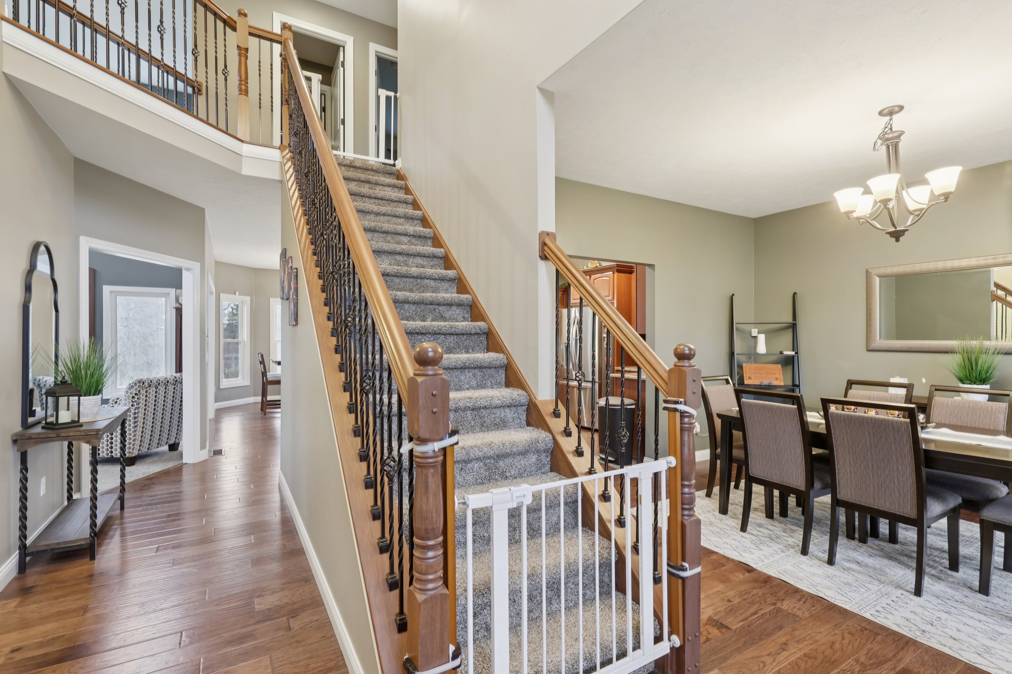 Rainbow Dr-S1101-009.jpg