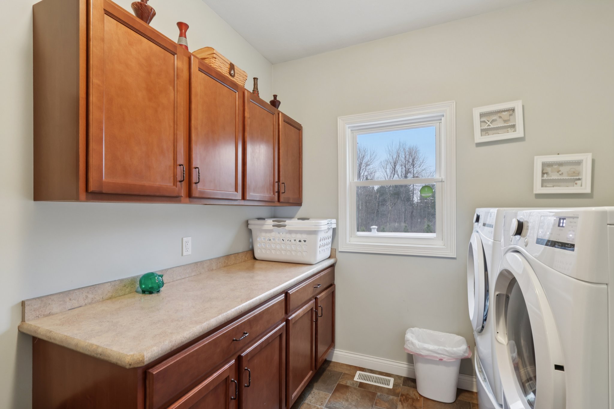 Rainbow Dr-S1101-023.jpg