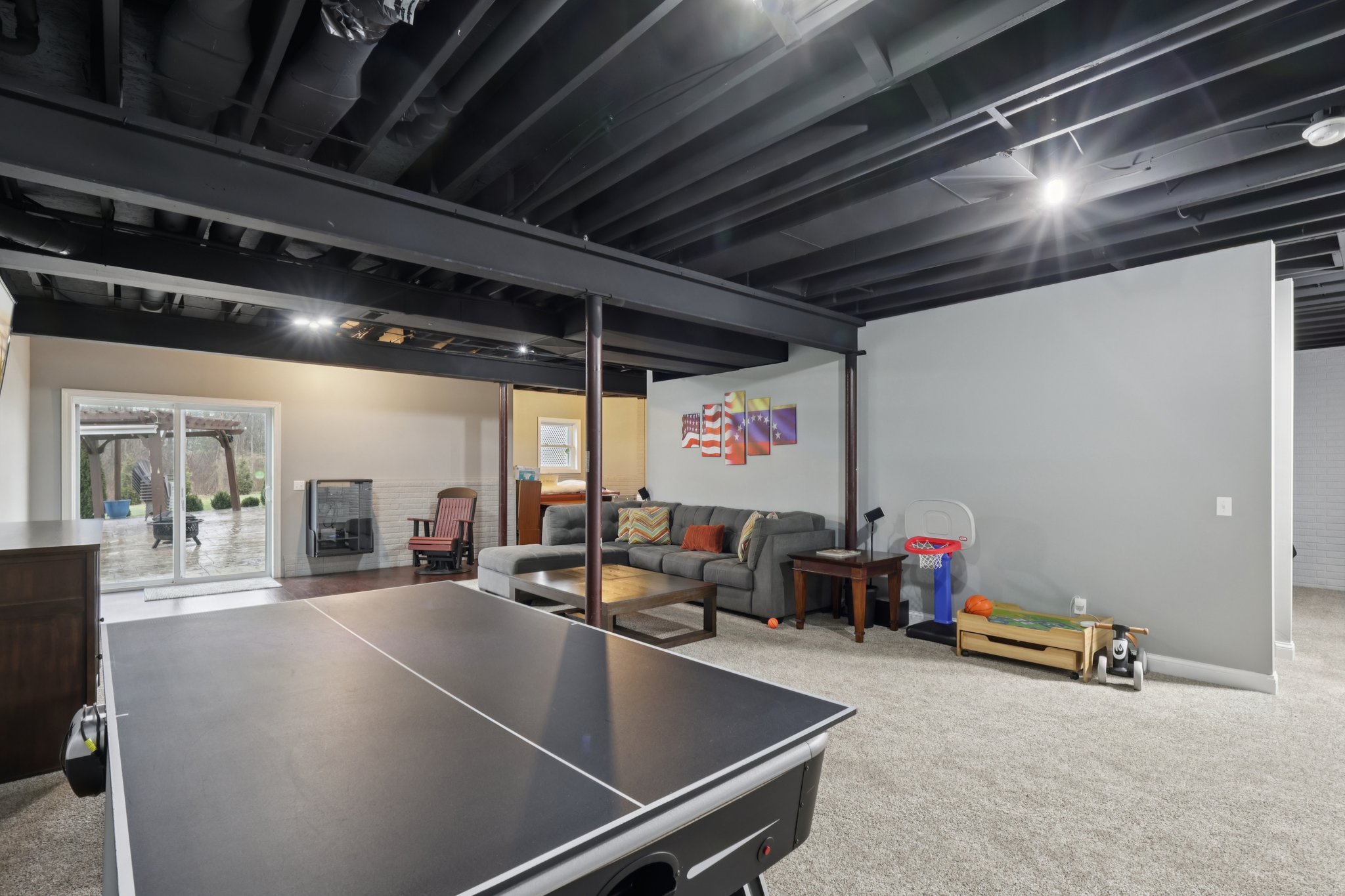 Rainbow Dr-S1101-047.jpg