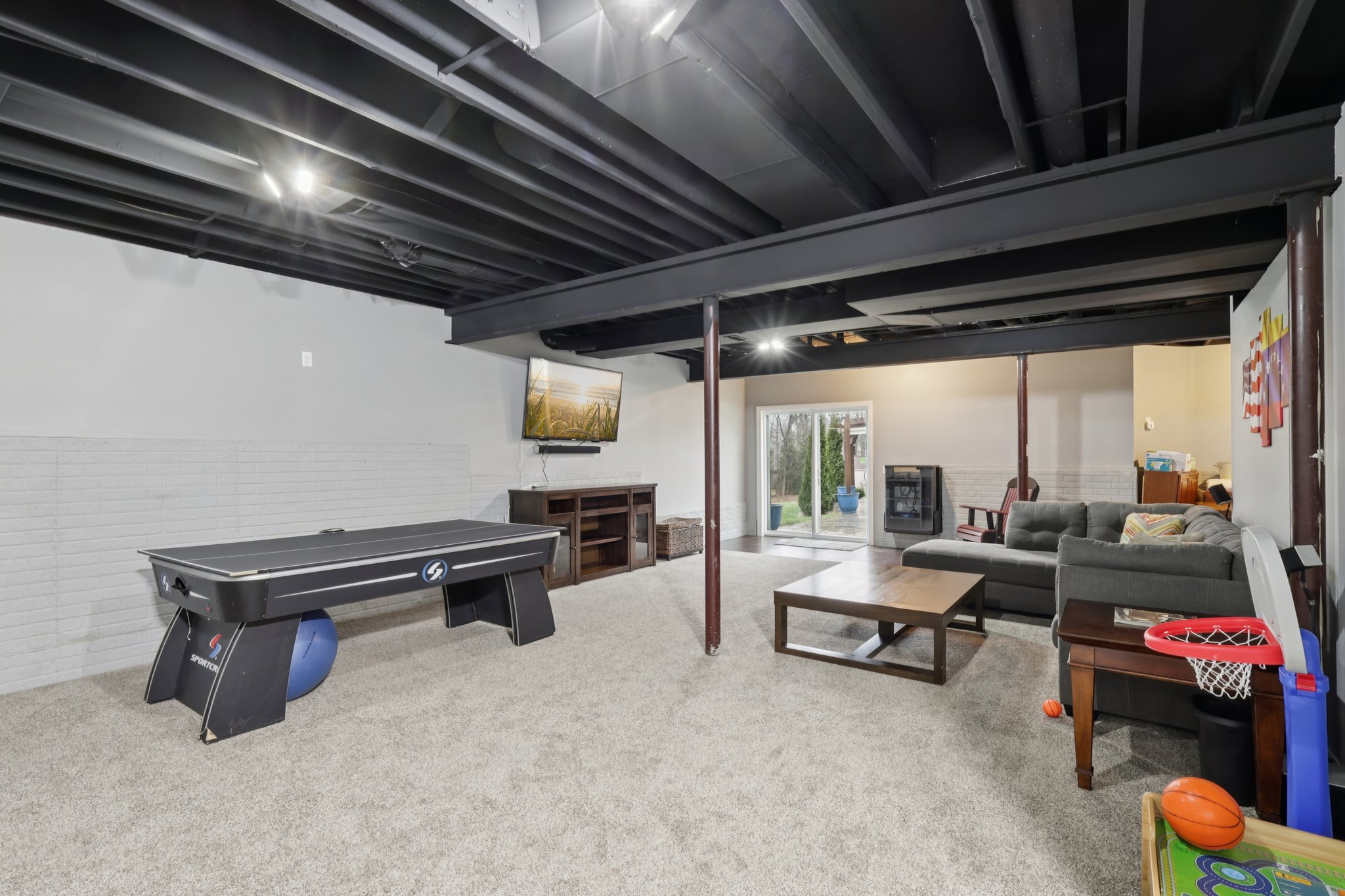 Rainbow Dr-S1101-048.jpg