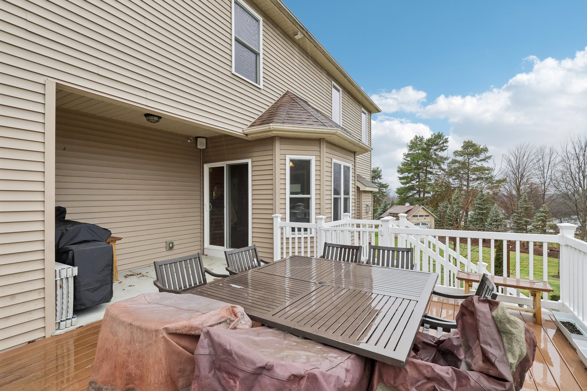 Rainbow Dr-S1101-064.jpg