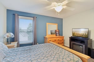 Rainbow Dr-S1101-030.jpg