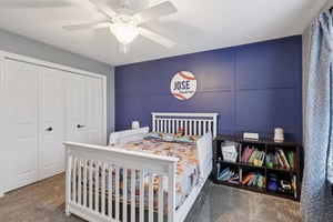 Rainbow Dr-S1101-037.jpg