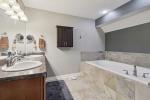 Rainbow Dr-S1101-043.jpg