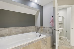 Rainbow Dr-S1101-044.jpg