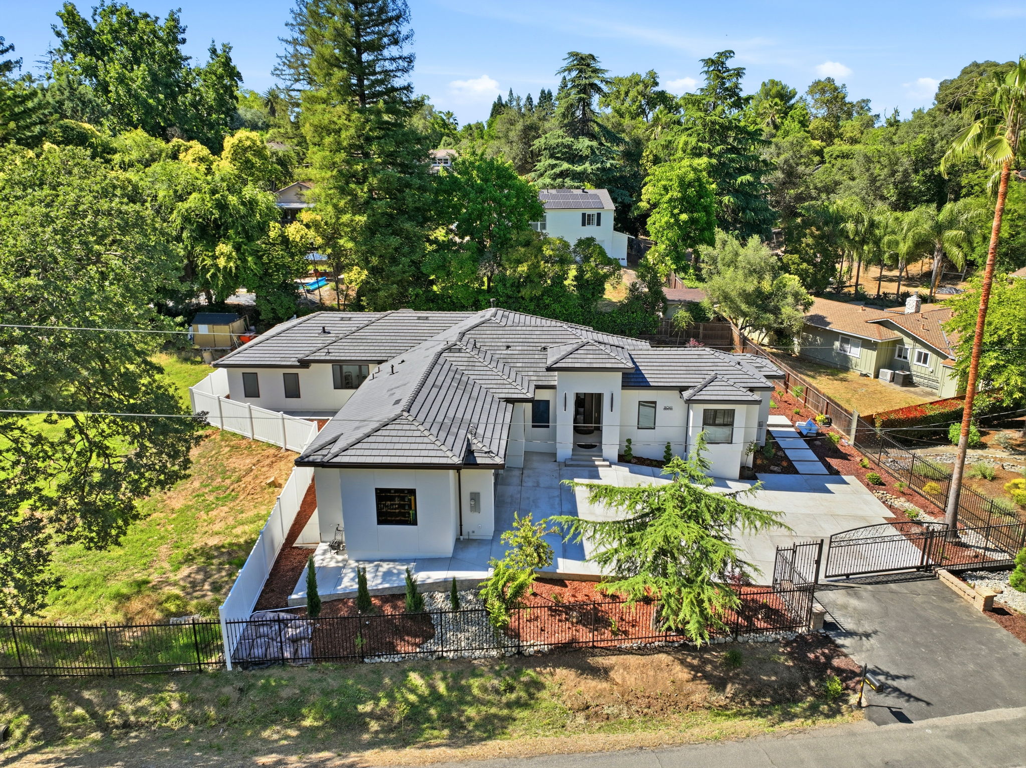 005_F8_AERIAL_8061 Grand Ave