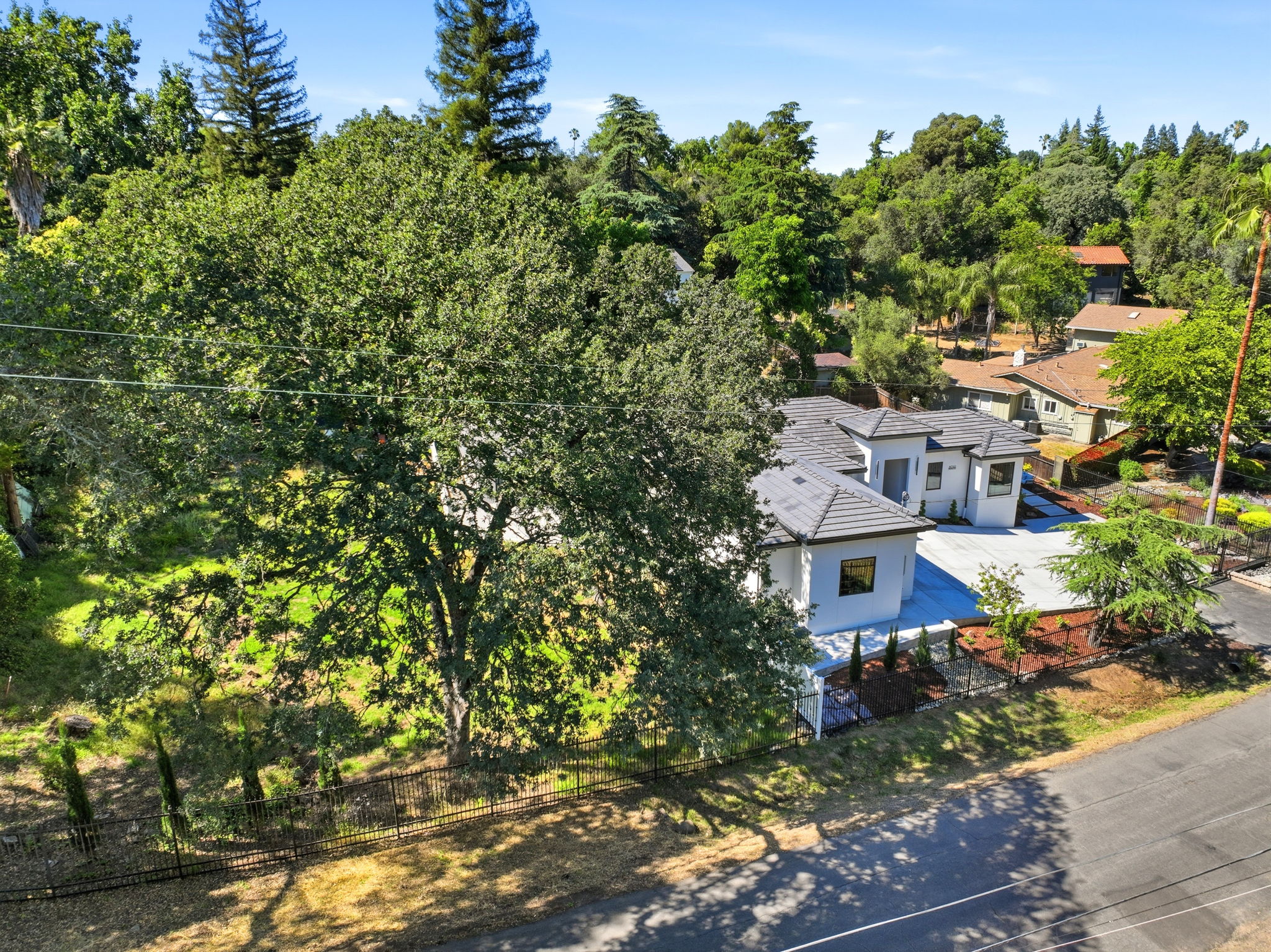 006_F8_AERIAL_8061 Grand Ave