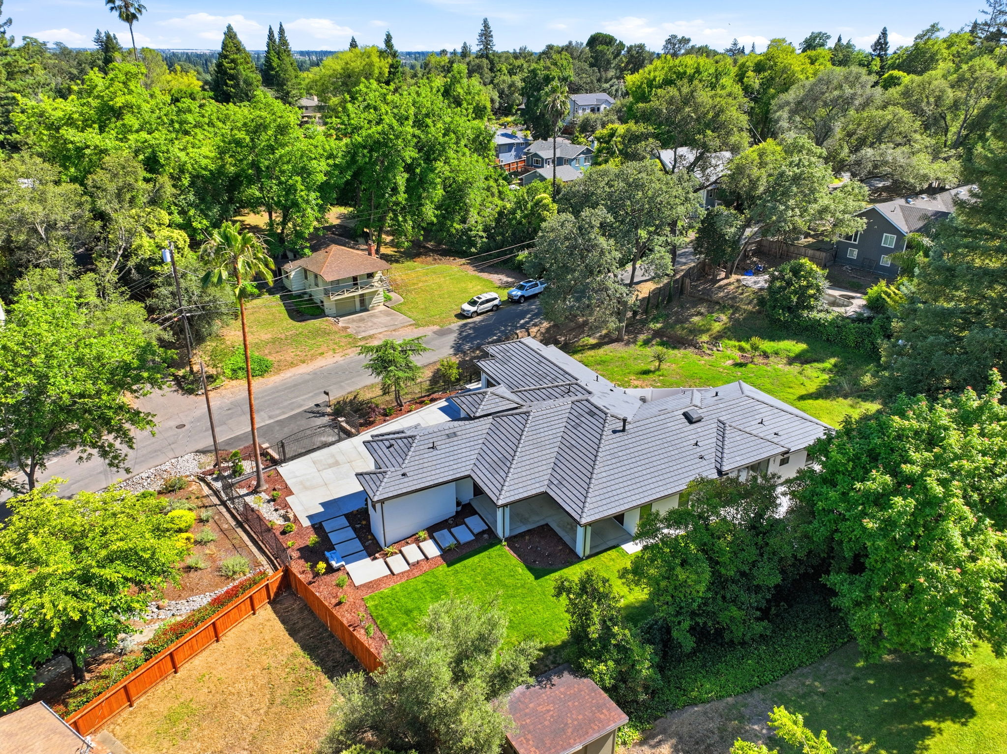 017_F8_AERIAL_8061 Grand Ave