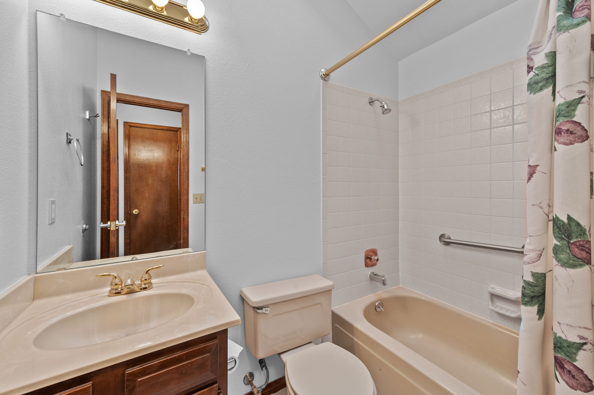 Upper Level Bathroom