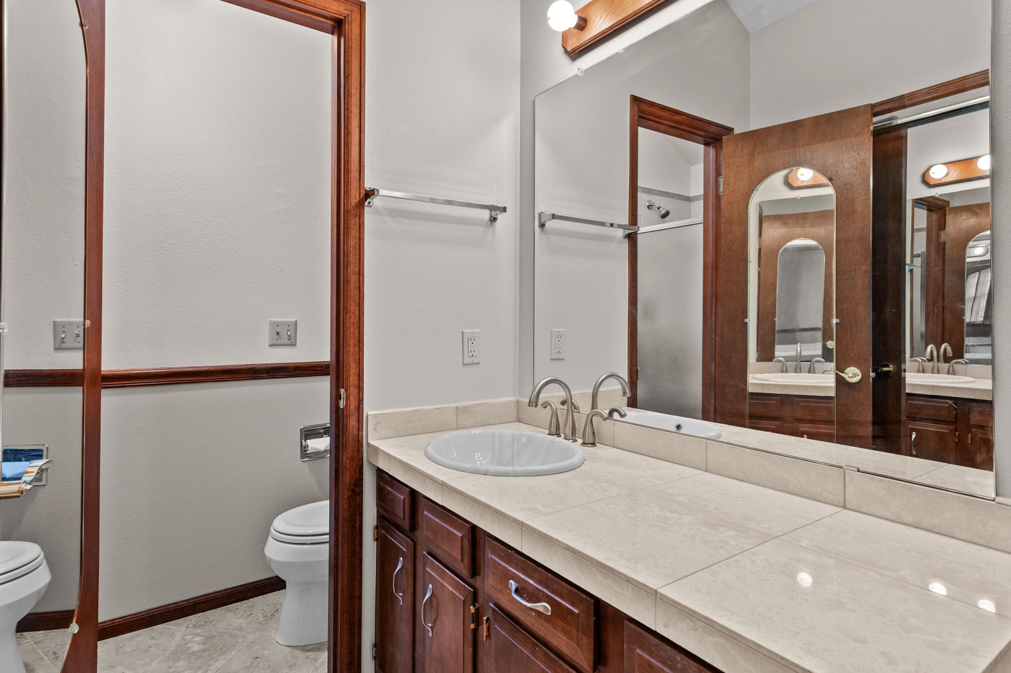 Upper Level Primary Bathroom