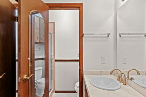Upper Level Primary Bathroom