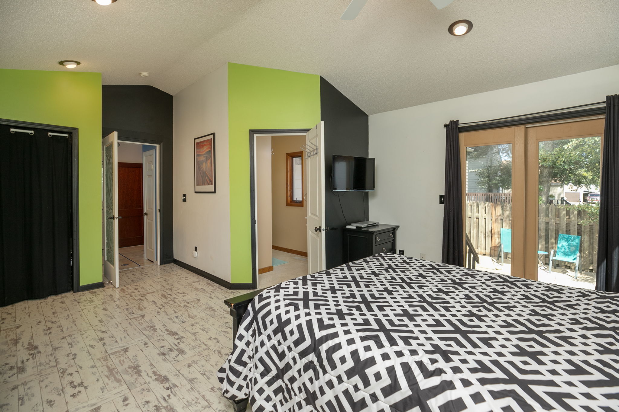 15-Primary Bedroom