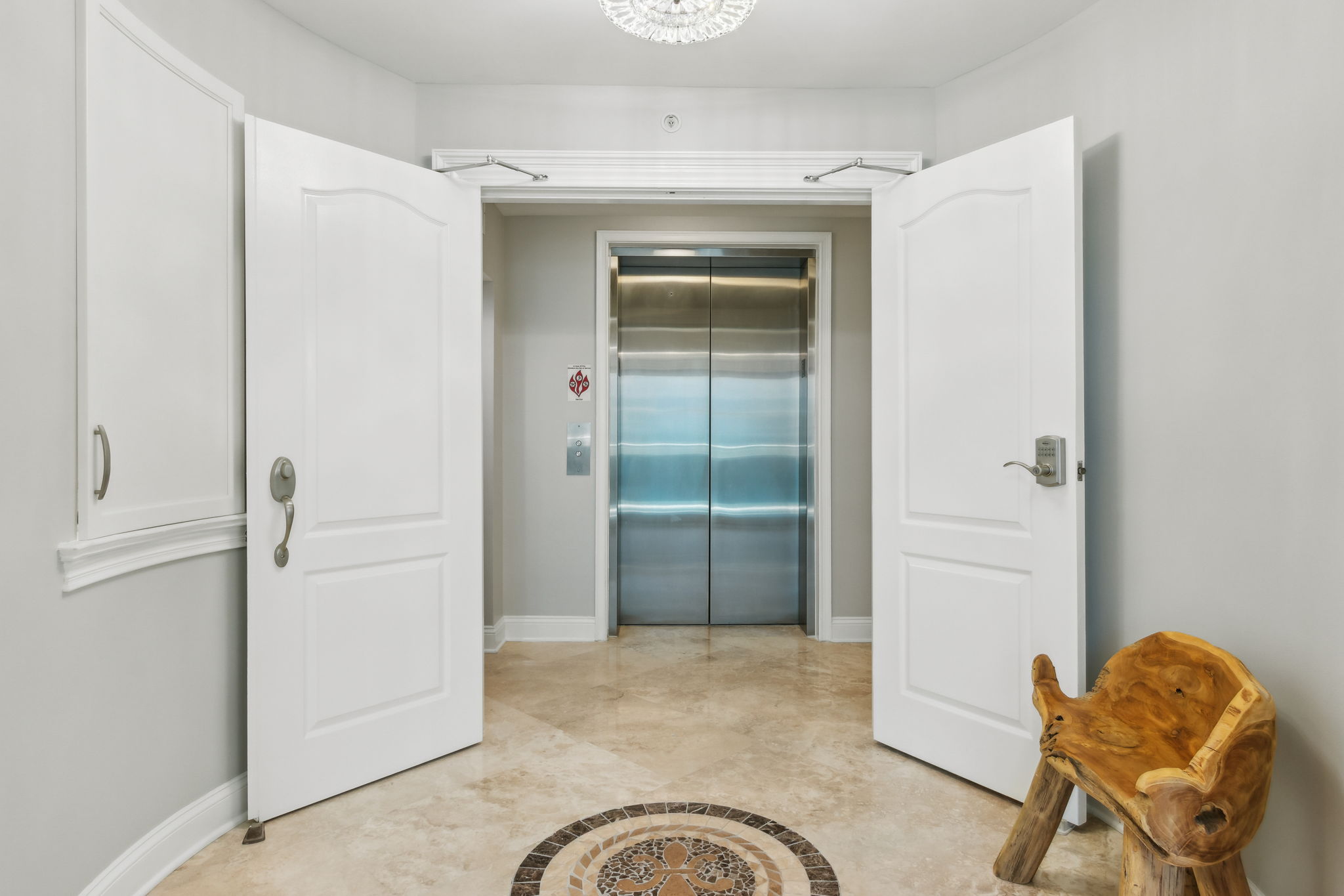 Private Access to Unit 502