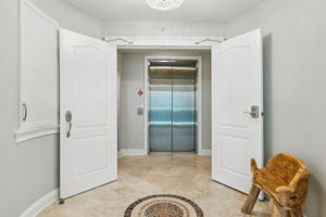 Private Access to Unit 502