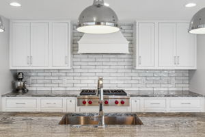 Gas Cooktop & Custom Hood