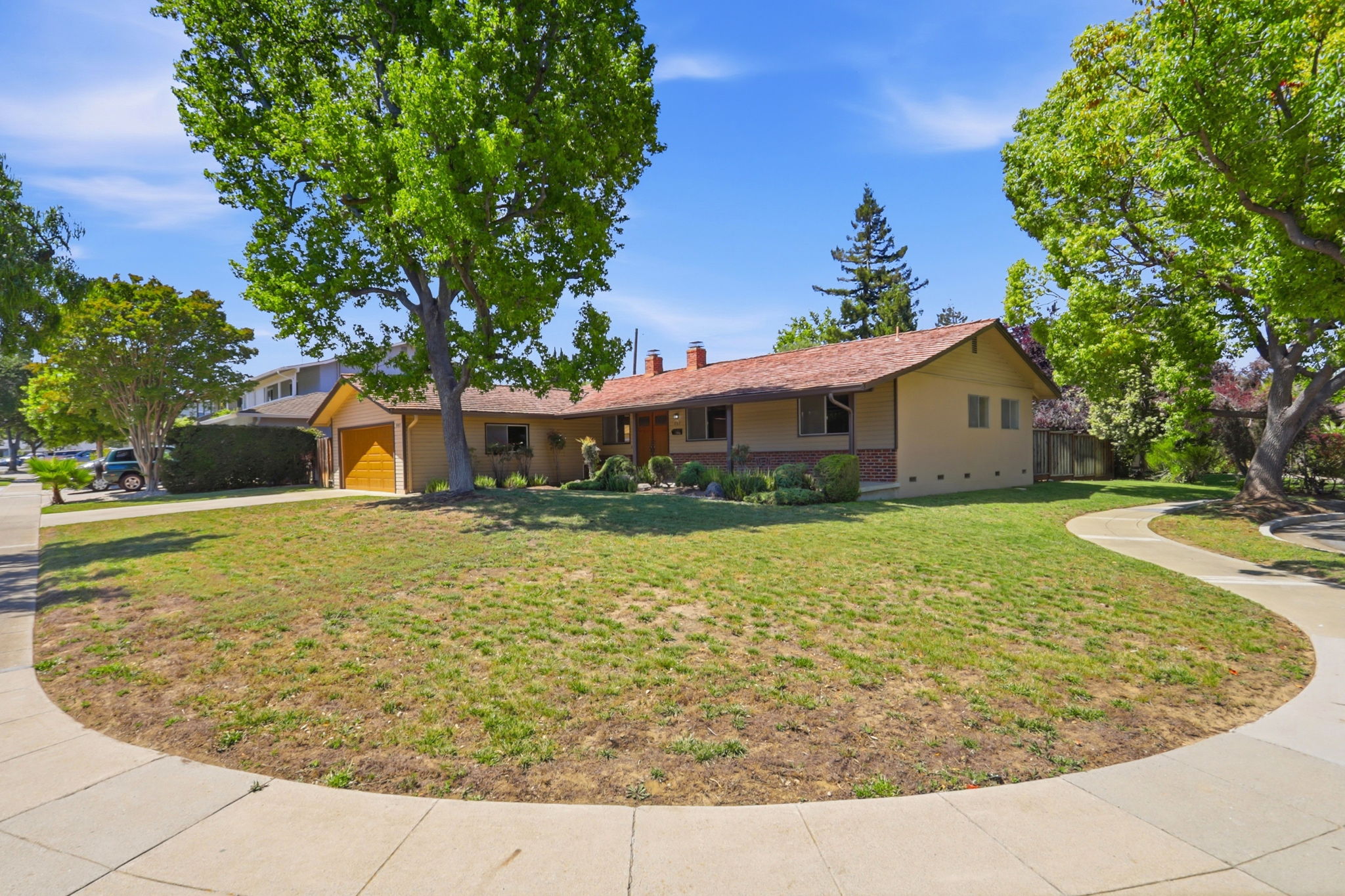 003_f8_807 Cathedral Dr