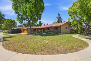 003_f8_807 Cathedral Dr