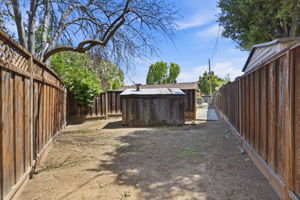 046_f8_807 Cathedral Dr