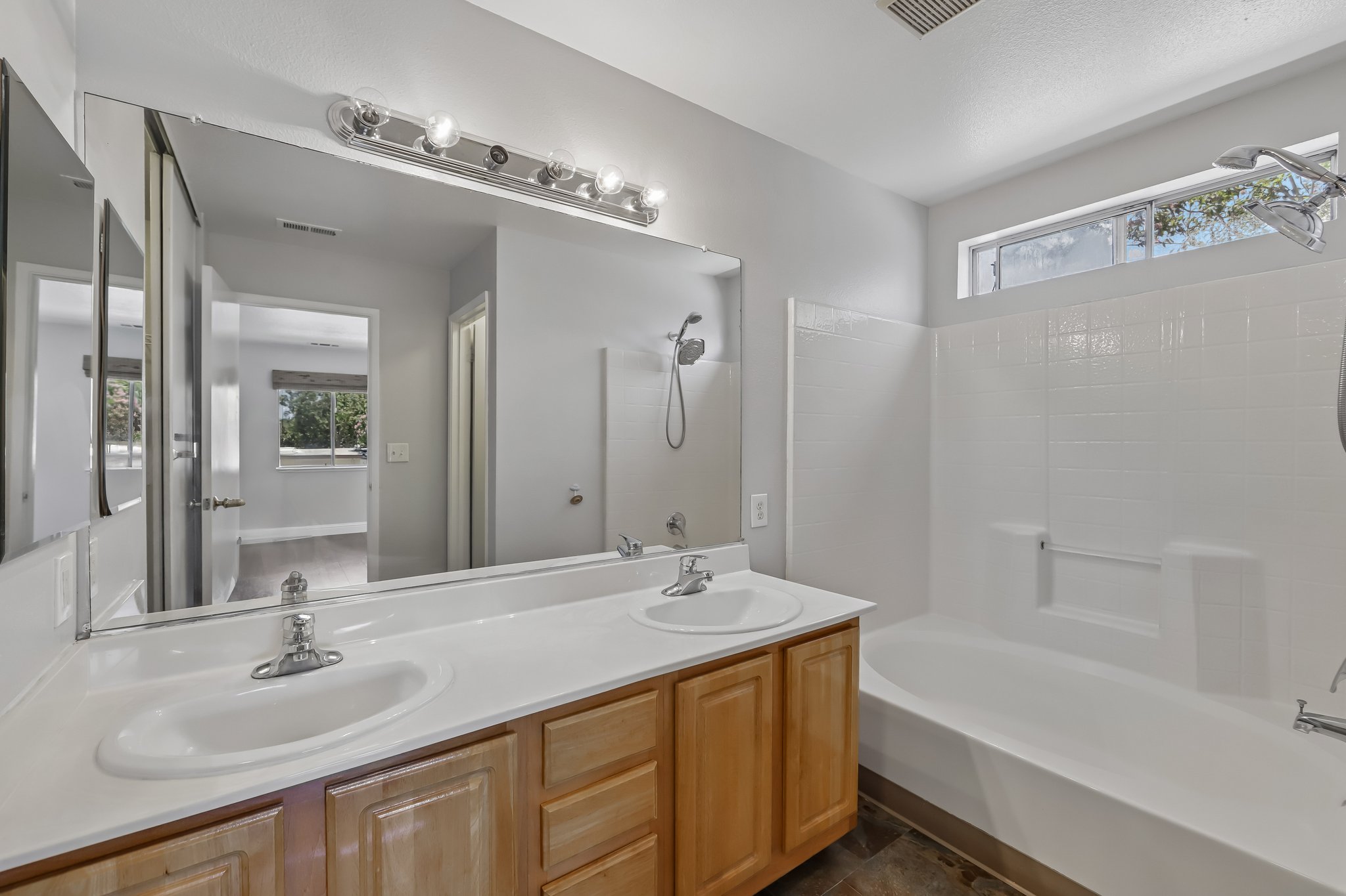 Myrtle St-S2807-027.jpg