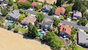 012_F8_AERIAL_807 Tunbridge Rd