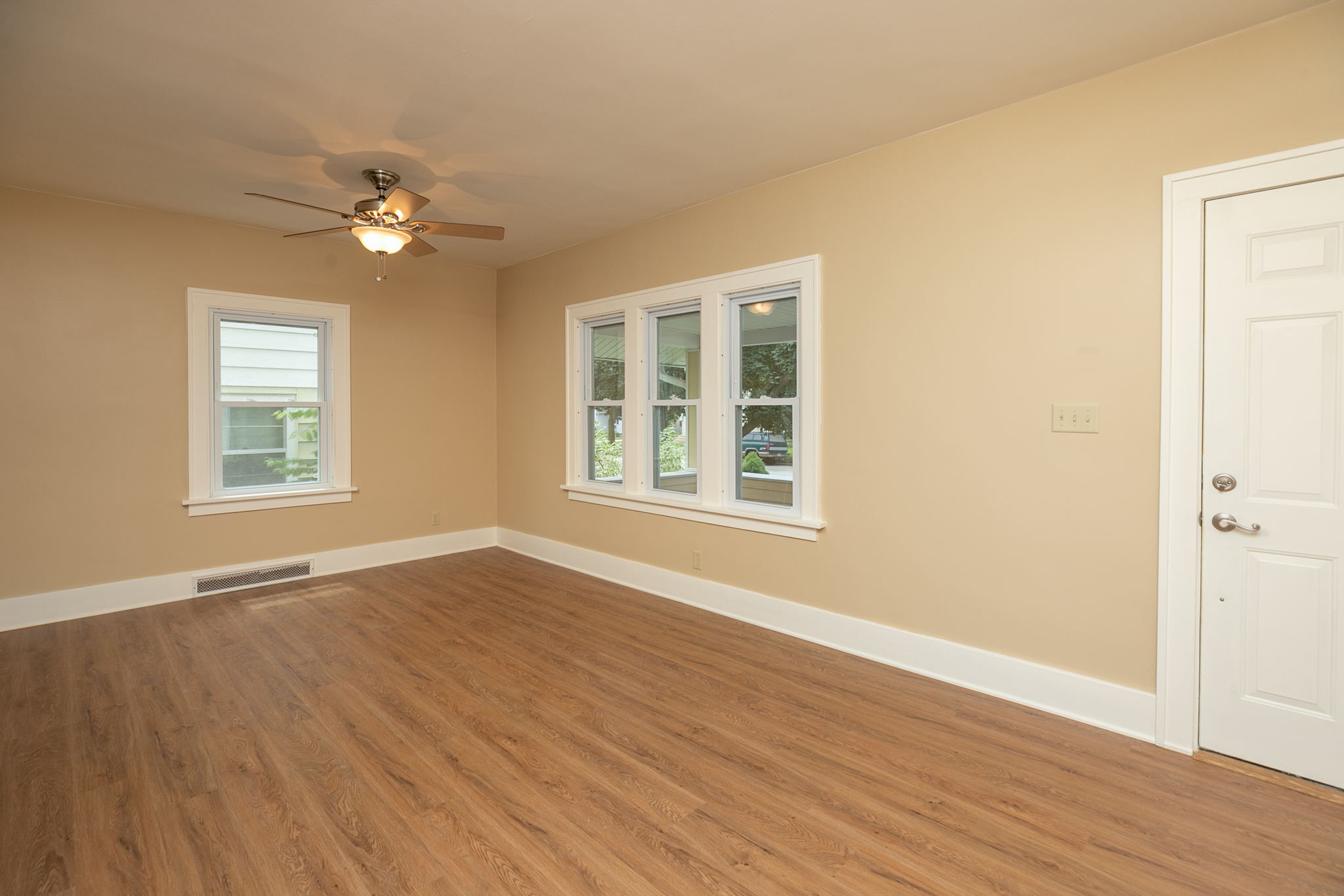06-Living Room