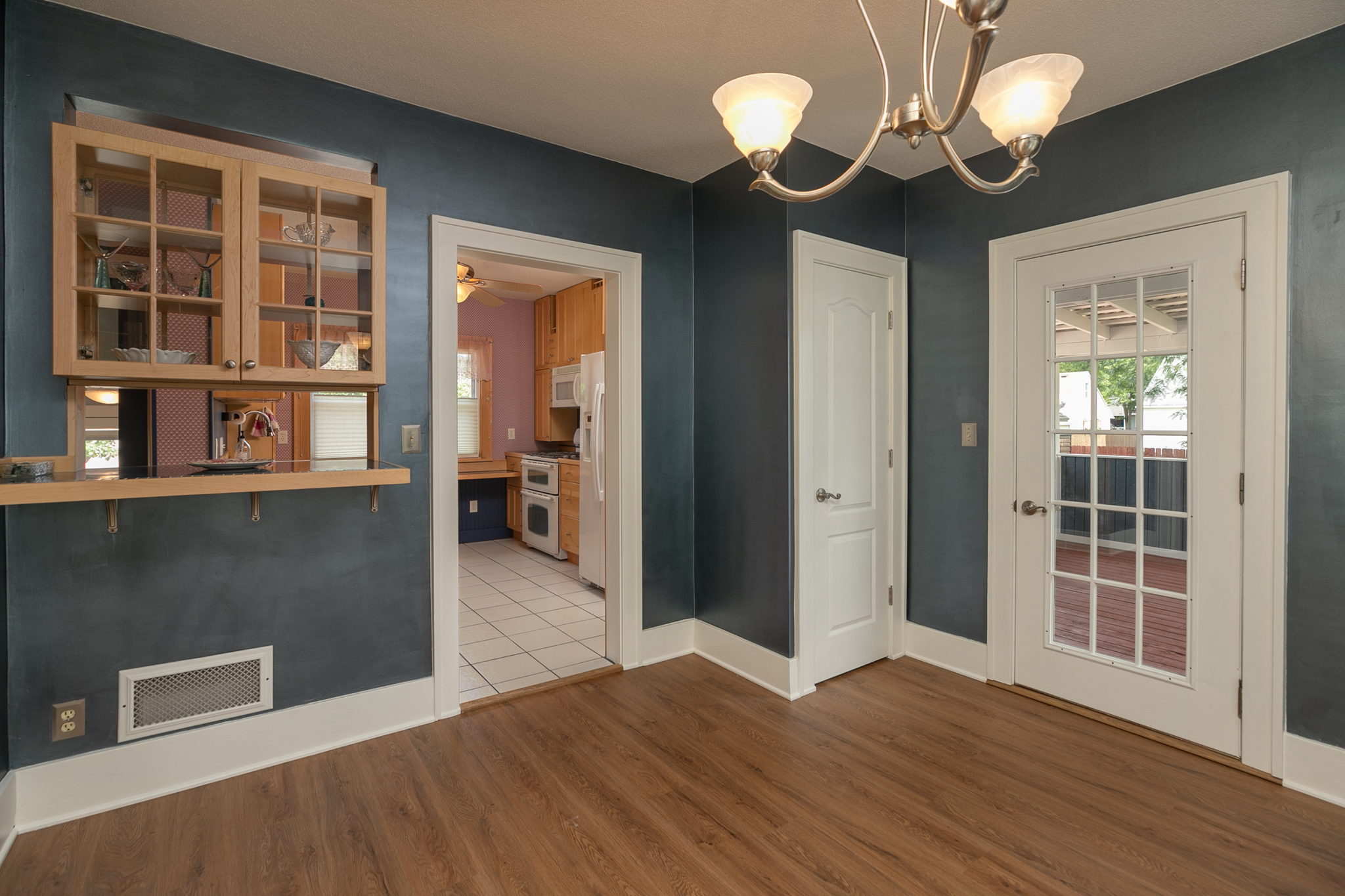 10-Dining Room