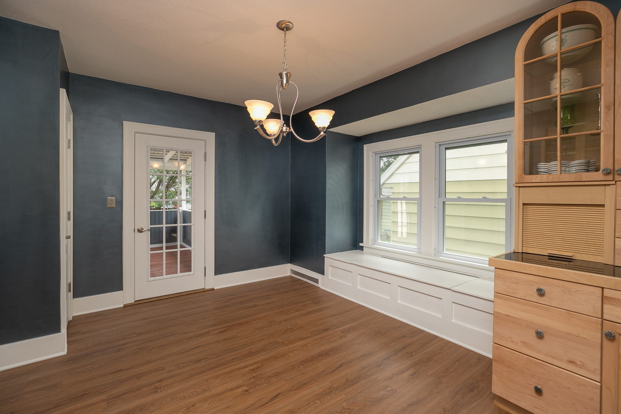 09-Dining Room