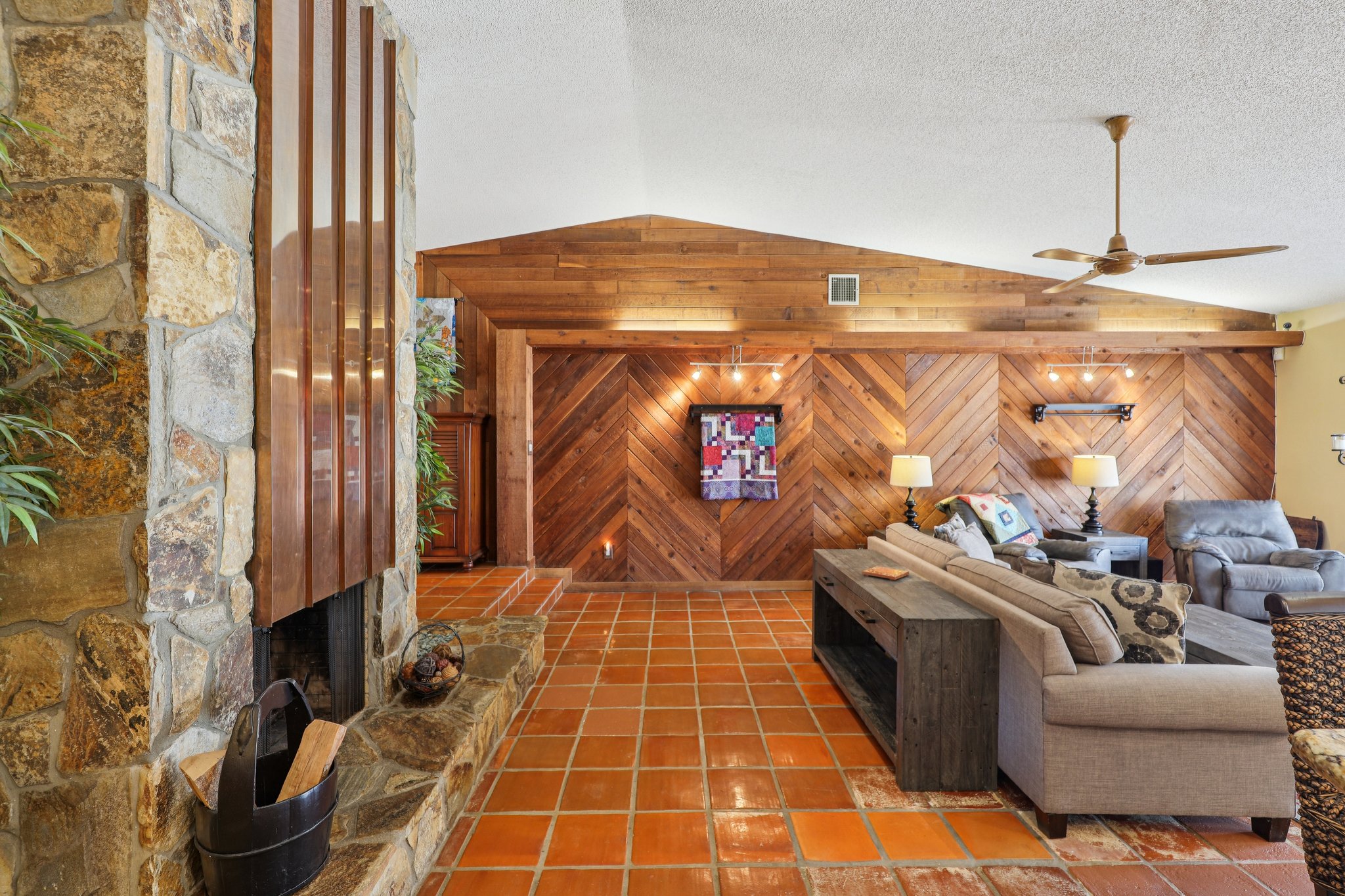 E Plantation Cir-S1302-013.jpg