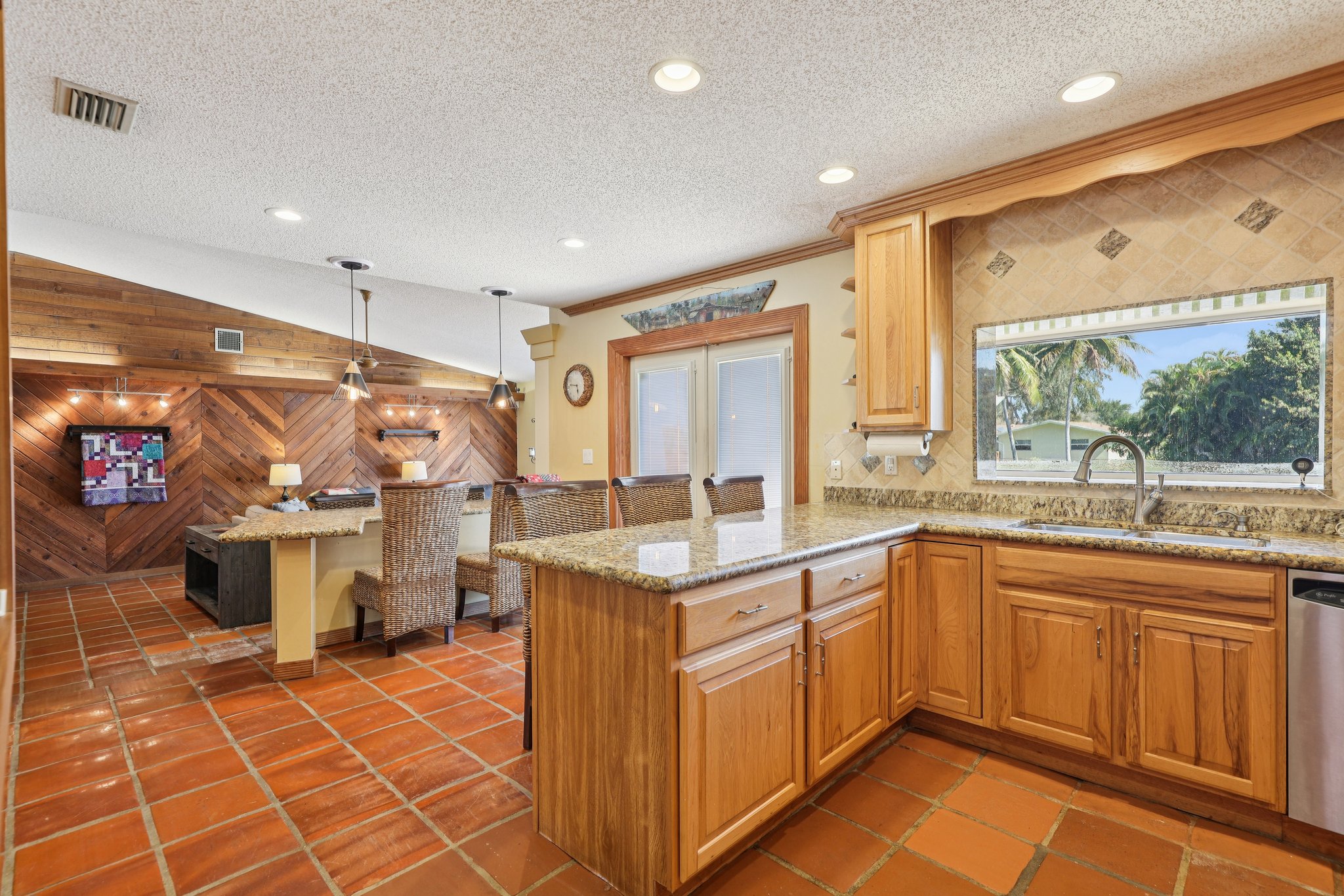 E Plantation Cir-S1302-018.jpg