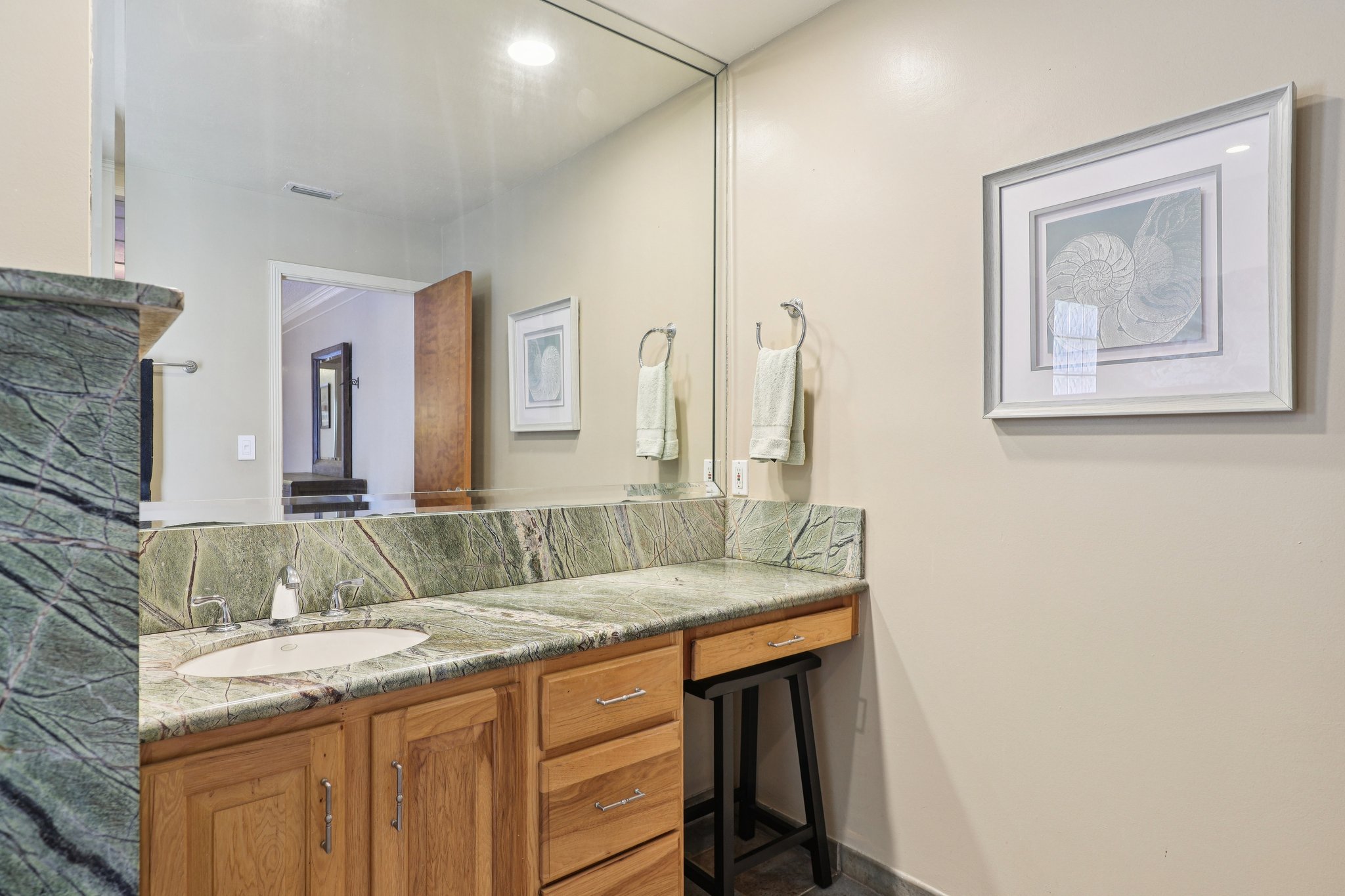 E Plantation Cir-S1302-038.jpg