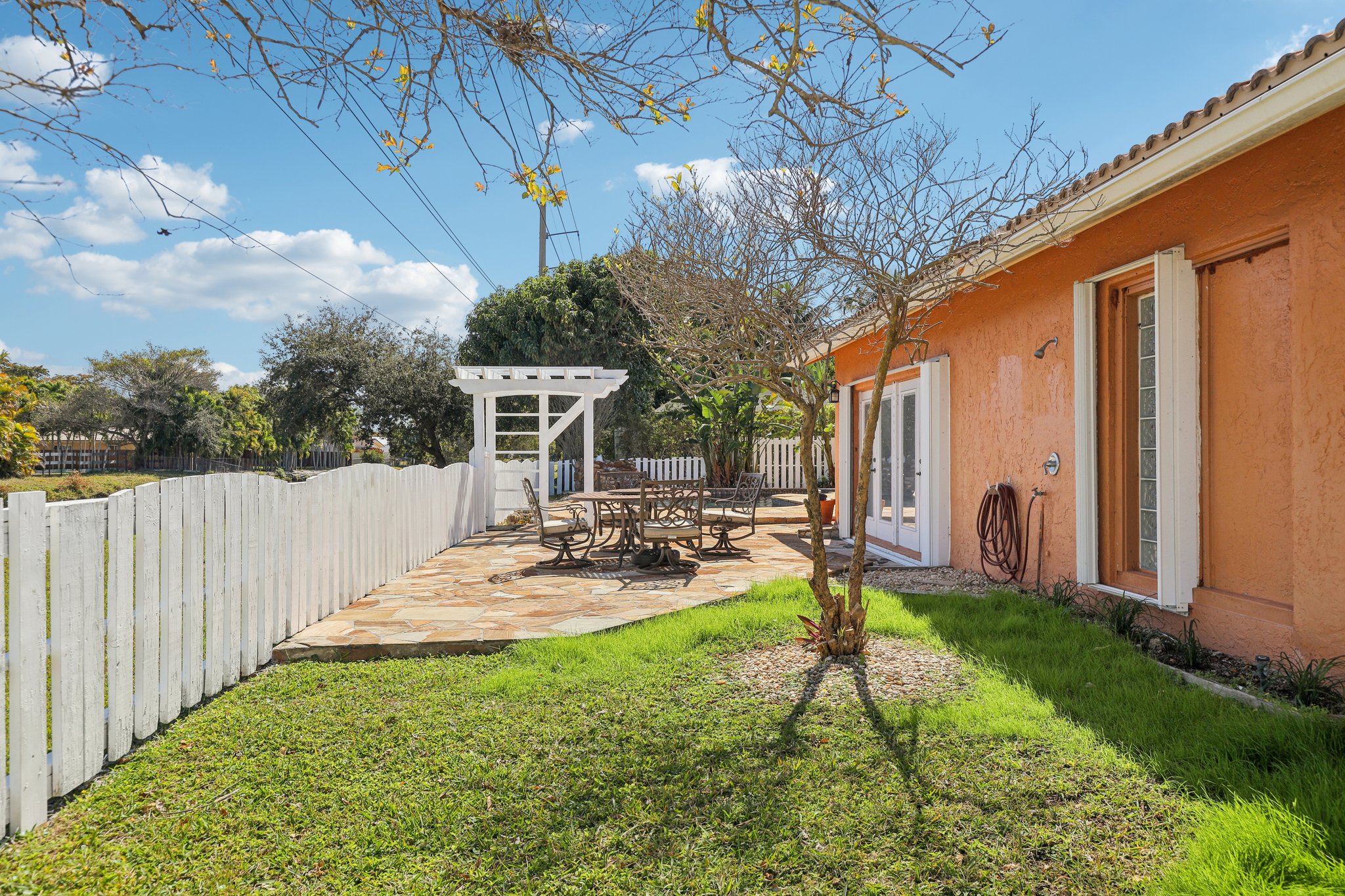 E Plantation Cir-S1302-044.jpg