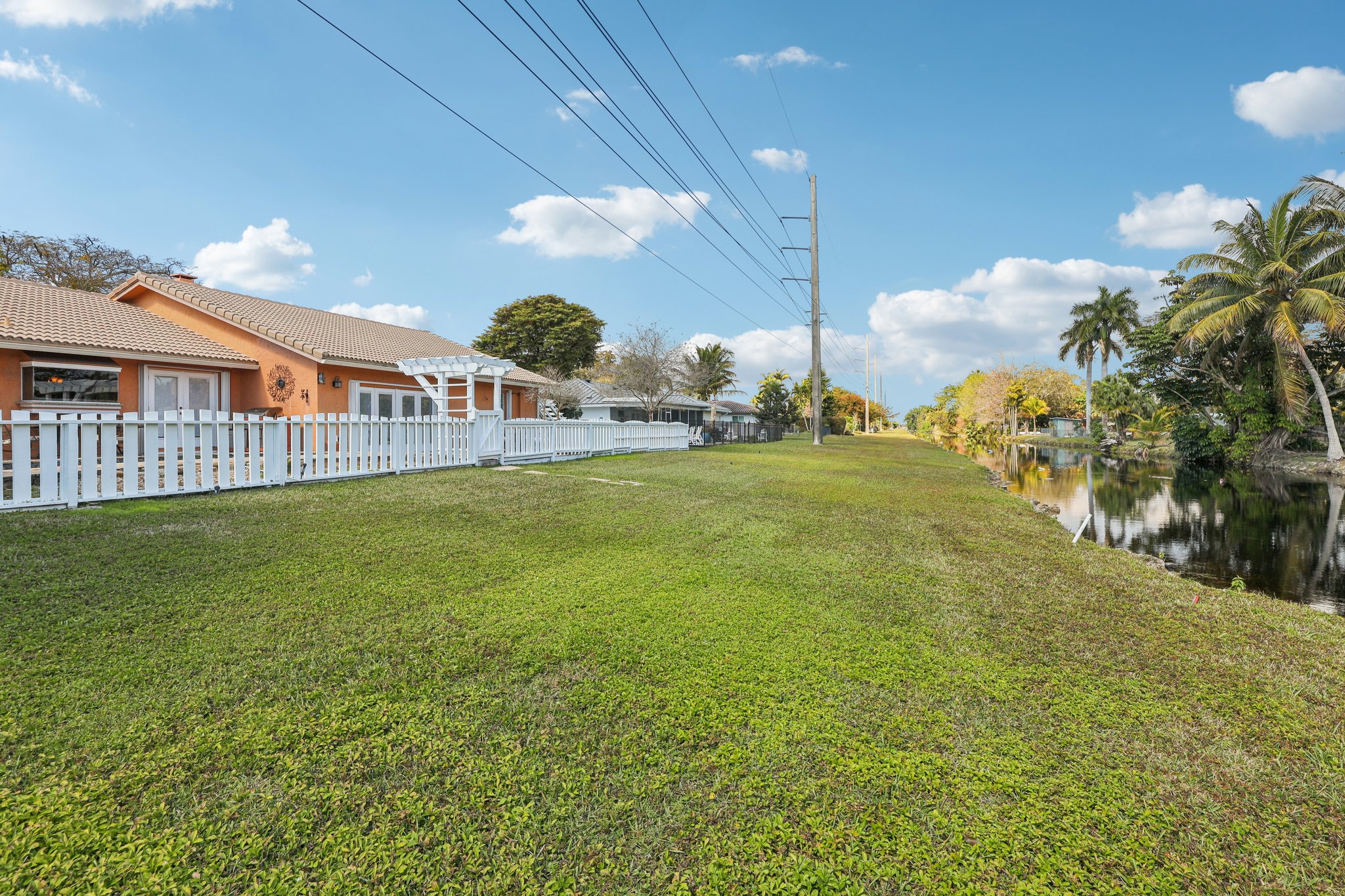 E Plantation Cir-S1302-052.jpg