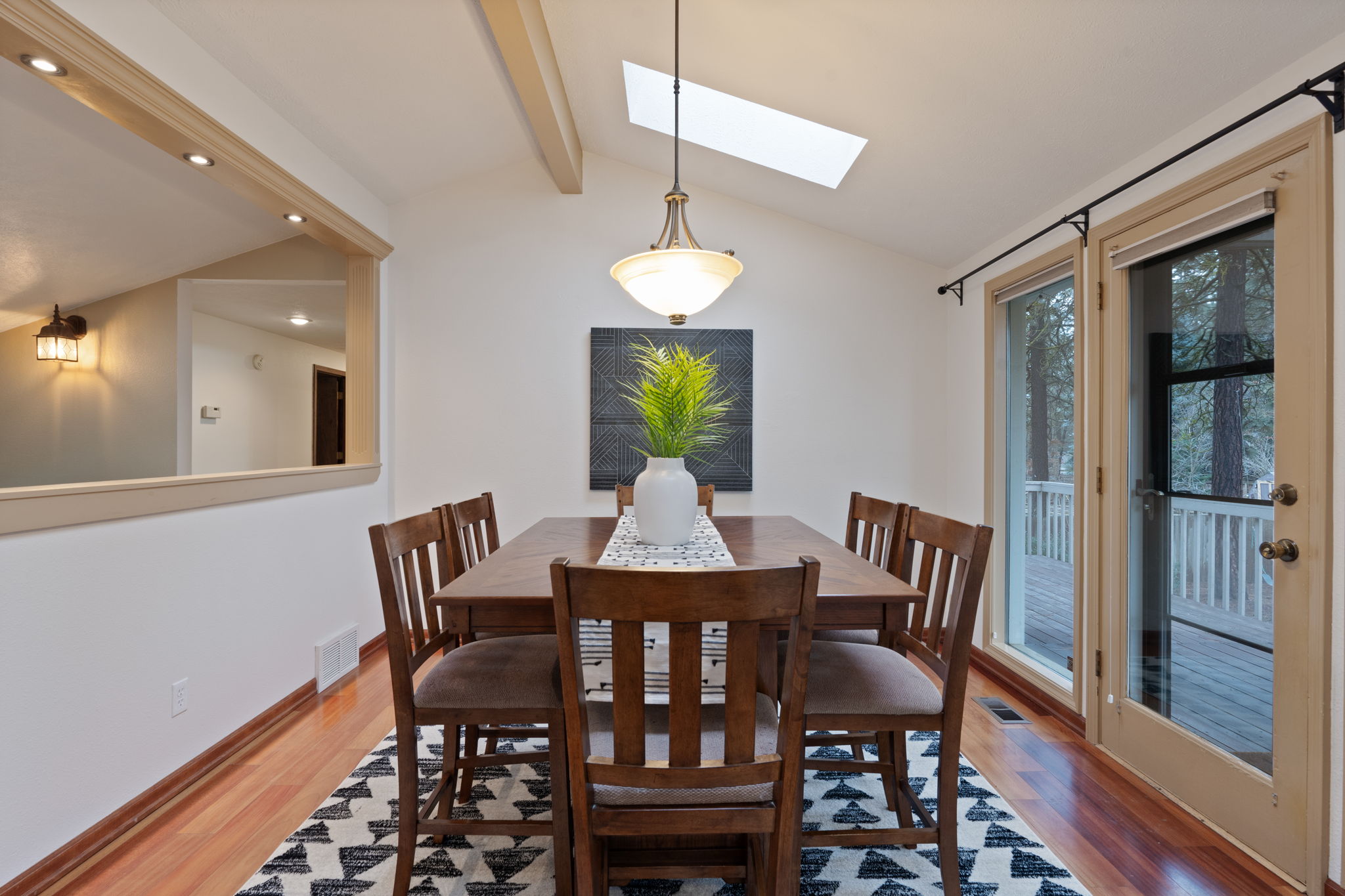 Dining with door to the deck