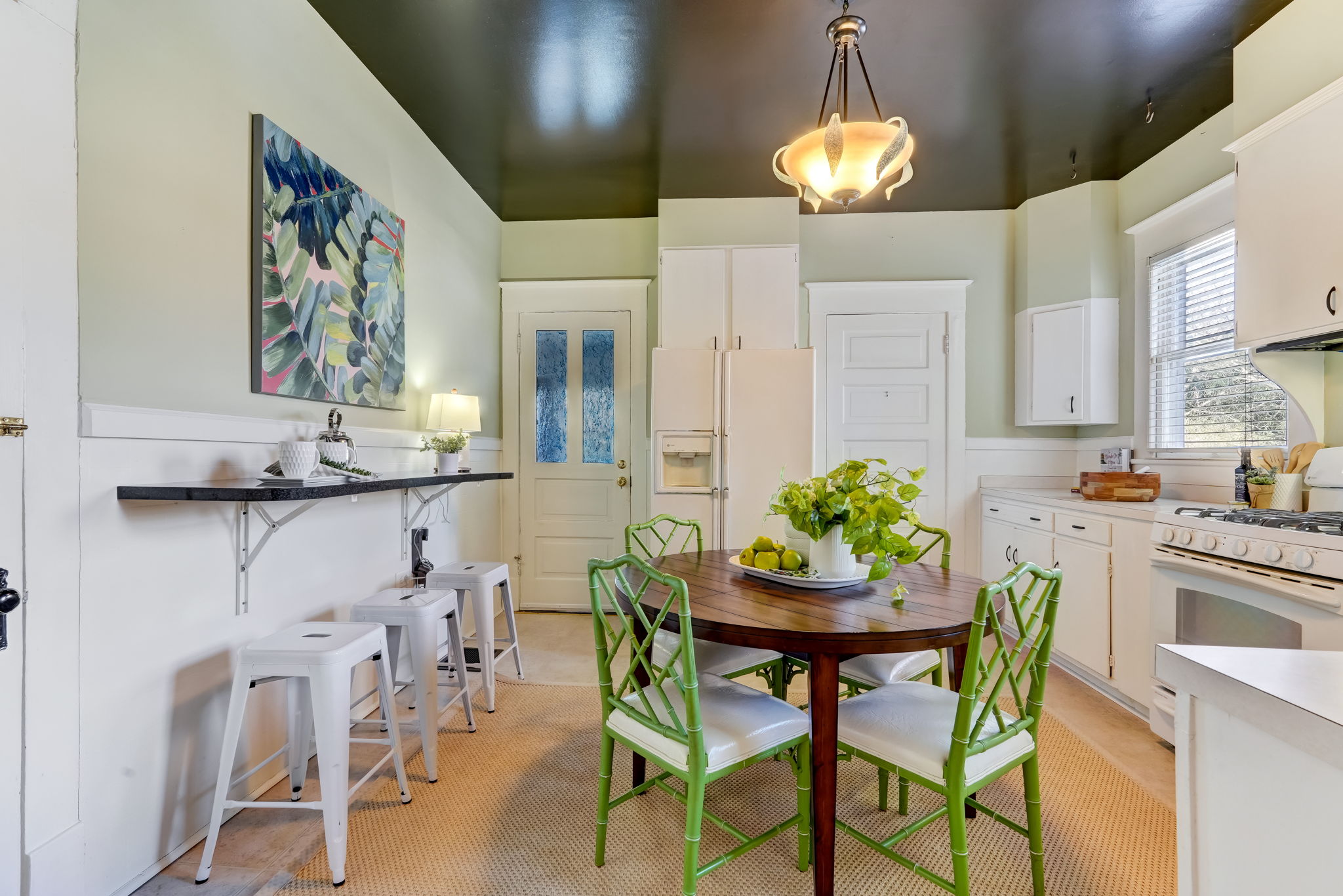 Kitchen/Breakfast Area