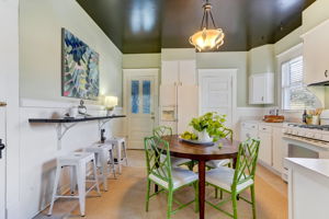 Kitchen/Breakfast Area