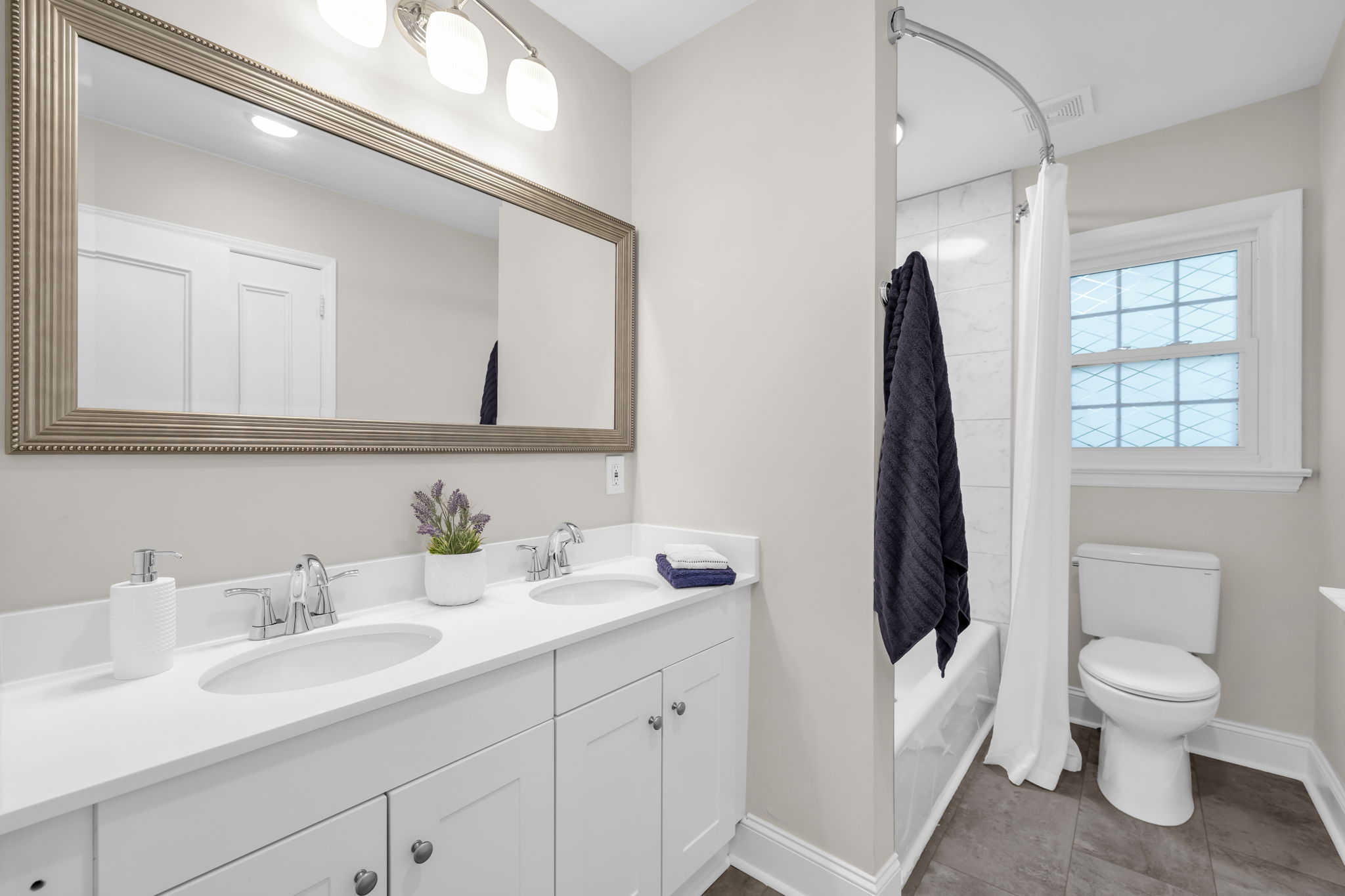 808 Pebble Dr-29