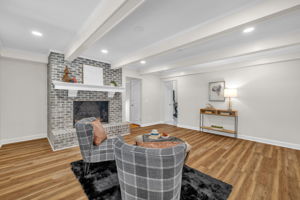 808 Pebble Dr-20