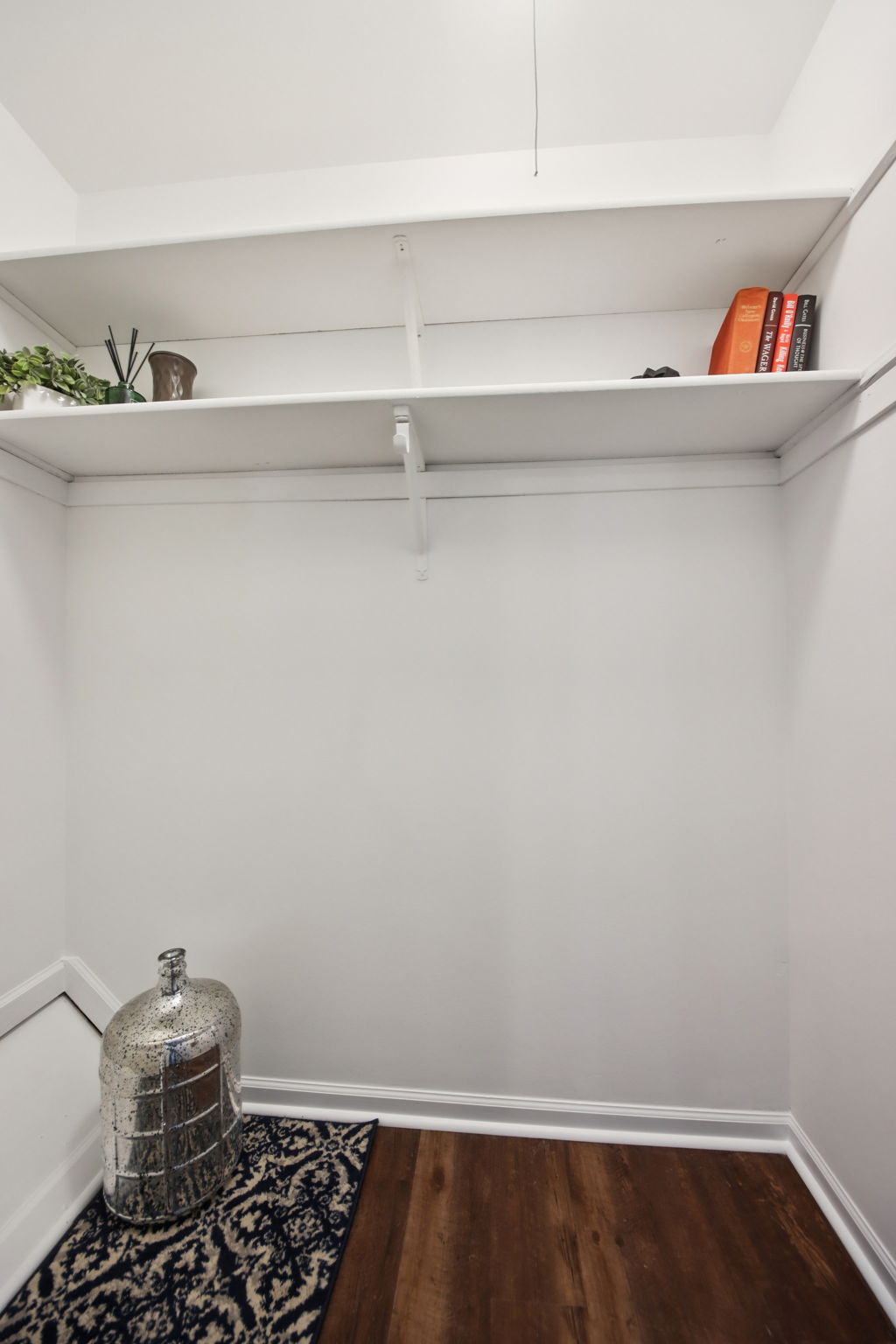 Shiloh Cir-L0903-037