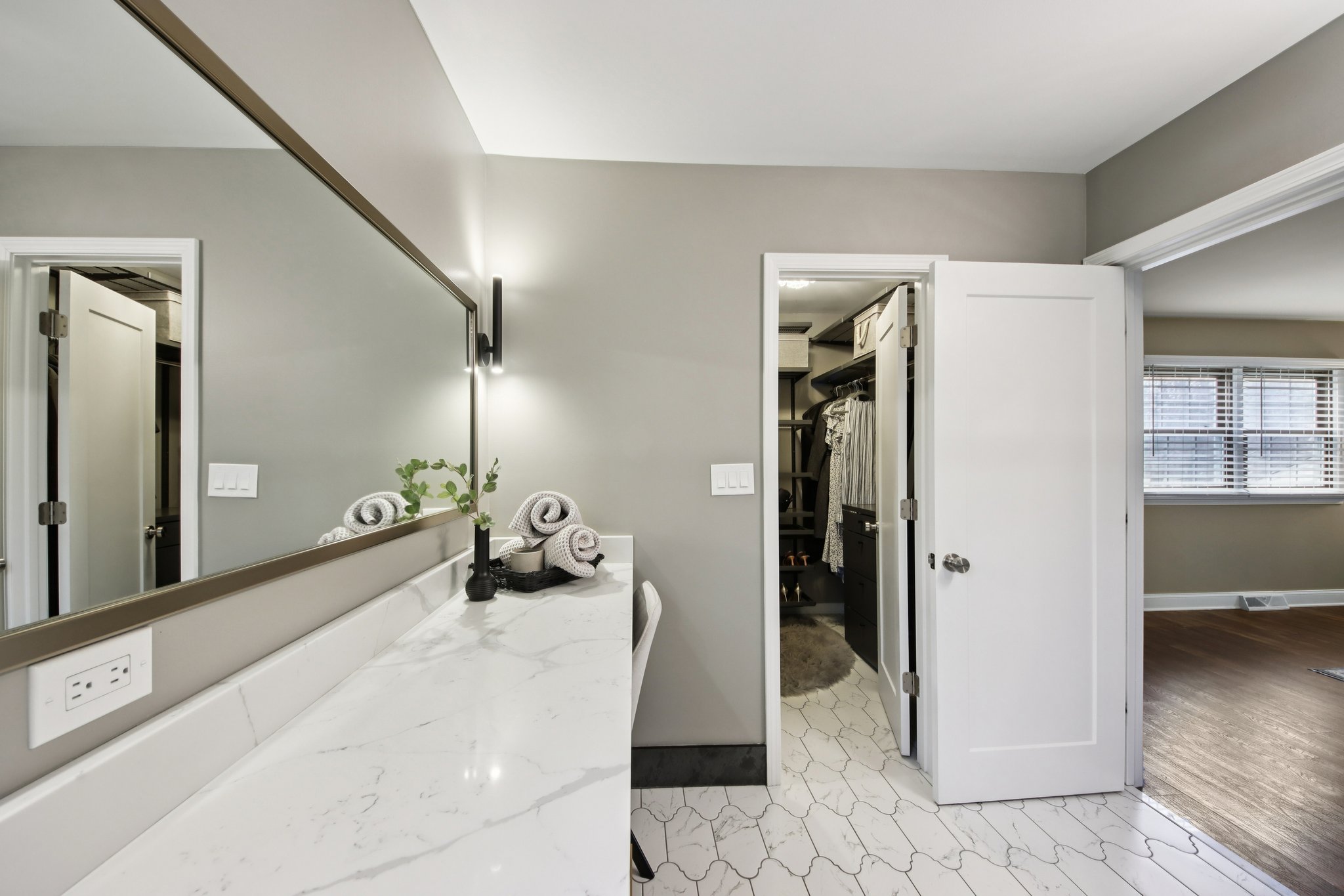 Shiloh Cir-L0903-047 (2).jpg